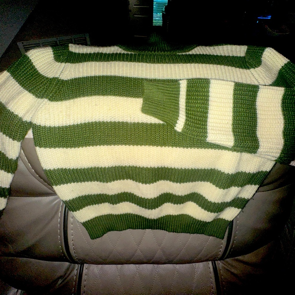 Girls cropped striped sweater